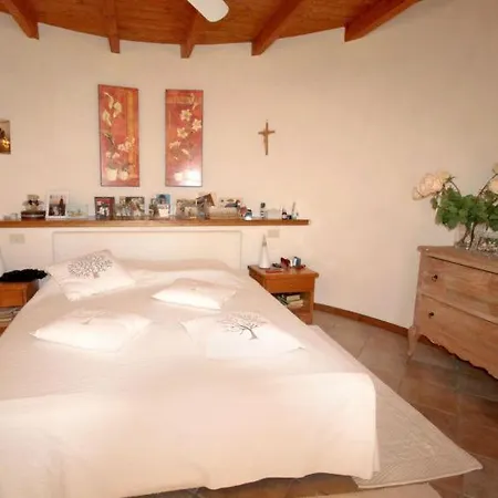 Golfo Arnaci Sleeps 8 Air Con Feriehus