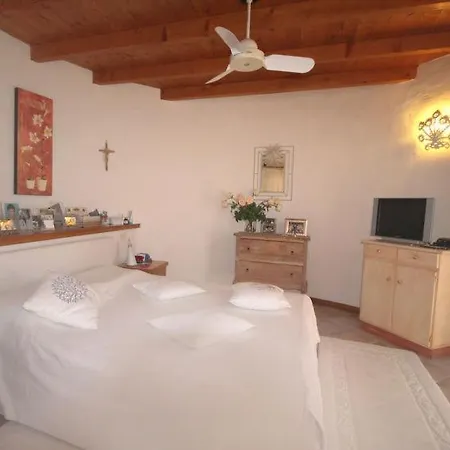 Feriehus Golfo Arnaci Sleeps 8 Air Con